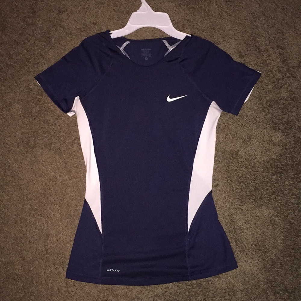 Like NEW Nike Pro top